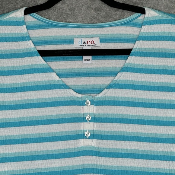 D&Co Denim & Co XL Shirt Top Blue Striped Short Sleeve V Neck Cotton Stretch - Picture 3 of 6